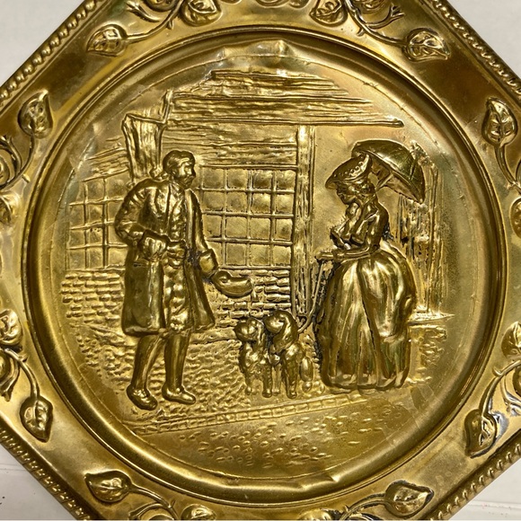 Vintage Victorian Couple Scene Brass Wall Hanging Art Plaque Elpec England Dogs - Picture 1 of 10